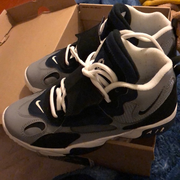 Shoes - Picture 3 of 3